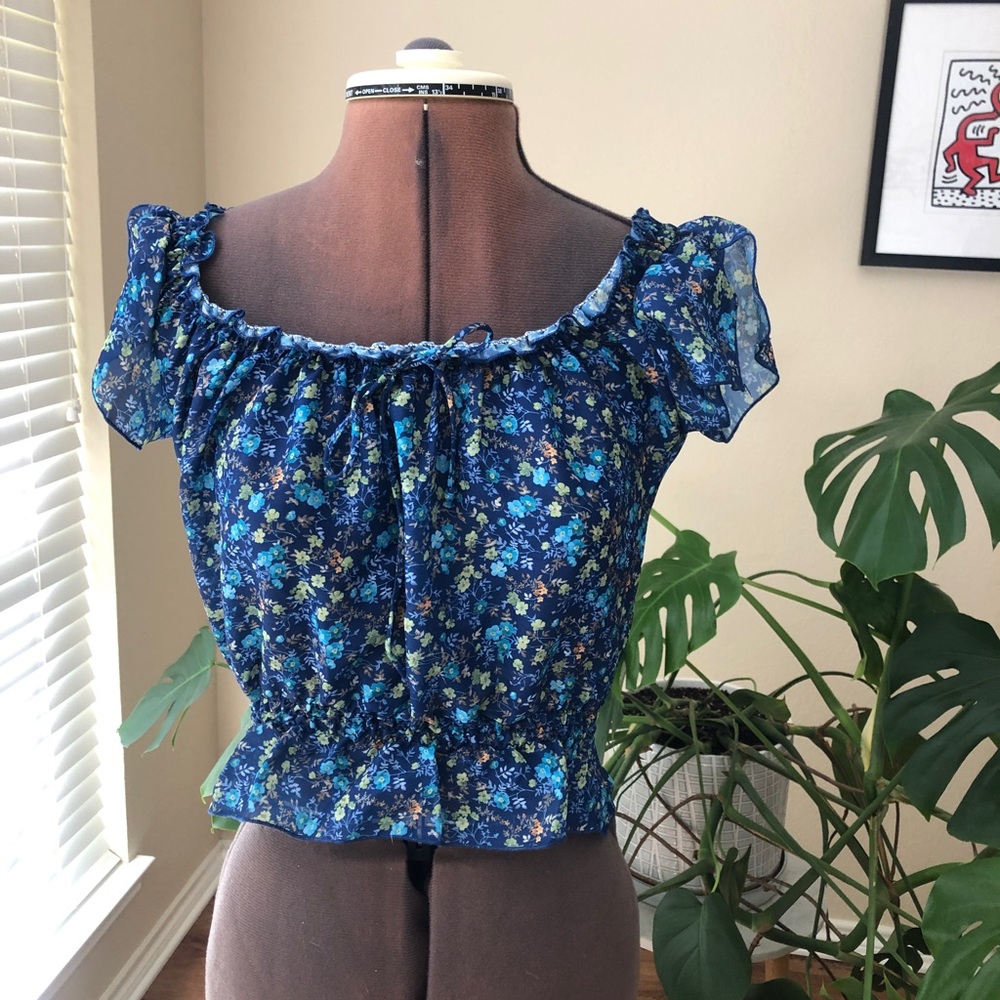 XOXO Floral Print Crop Top Blouse Small